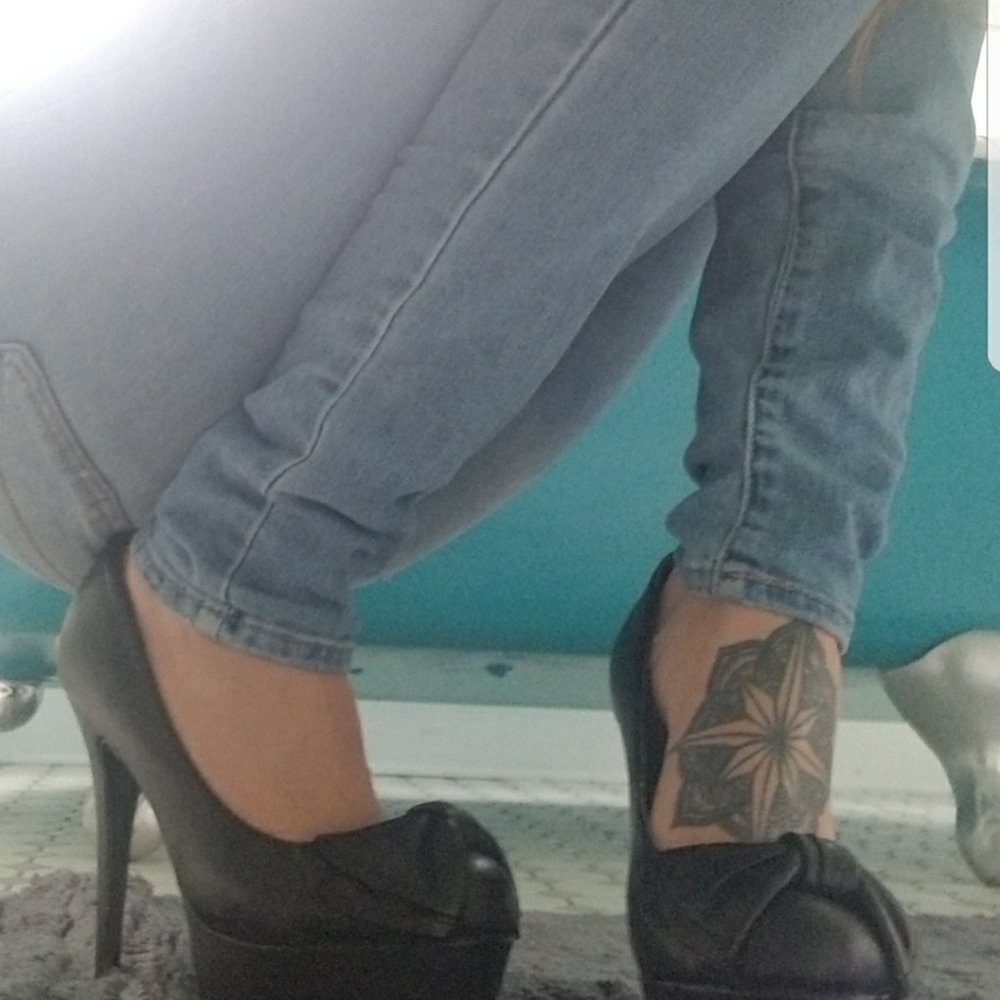 Heels - Picture 5 of 6